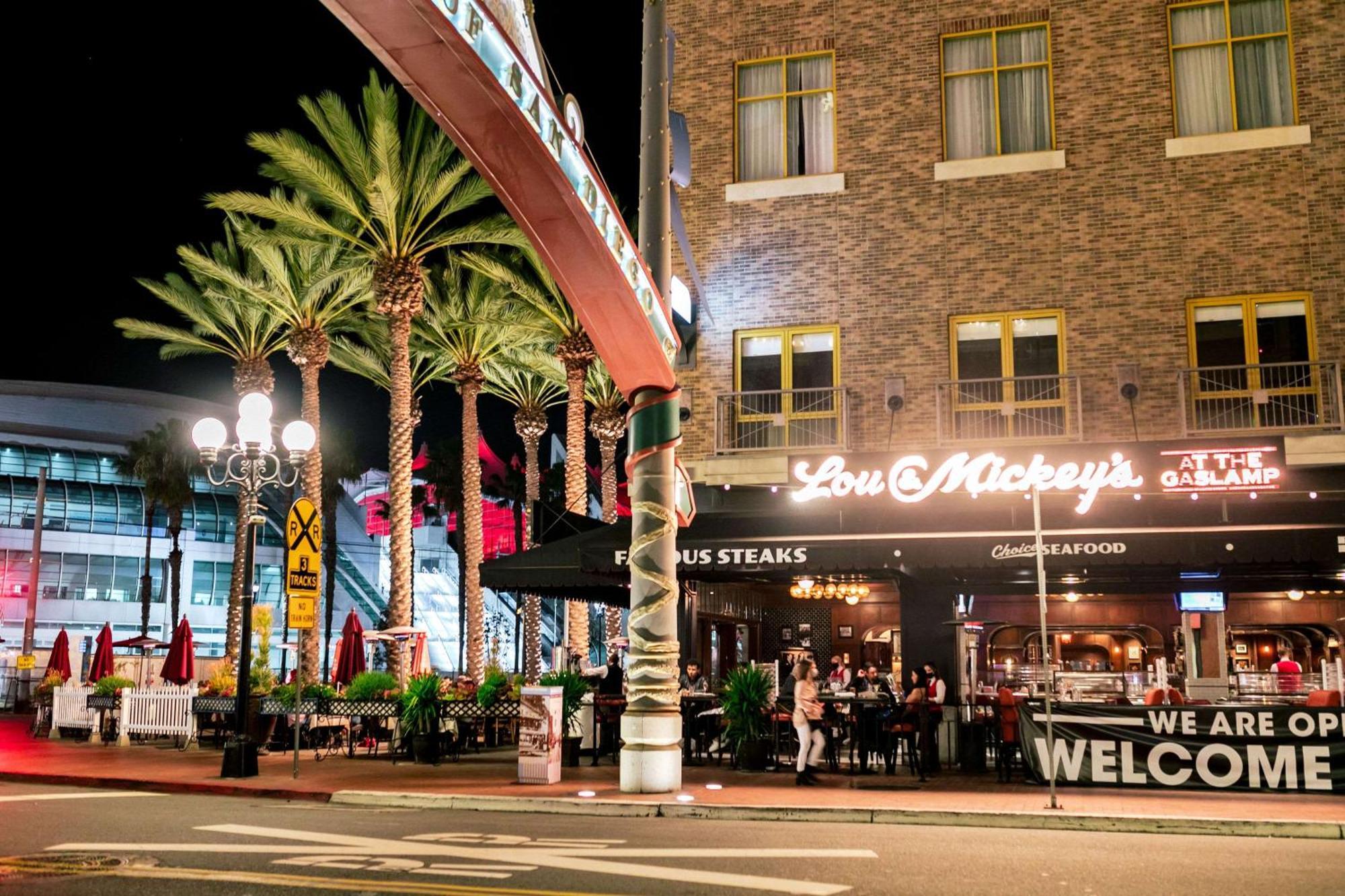 Hilton San Diego Gaslamp Quarter Buitenkant foto